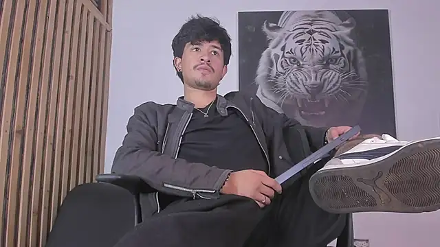 Snapshot of DimitriDeluxe chatting on 13, 10, 2025 DimitriDeluxe online show from 13, 10, 2025