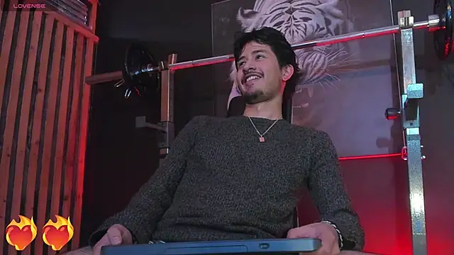 Snapshot of DimitriDeluxe chatting on 28, 10, 2025 DimitriDeluxe online show from 28, 10, 2025