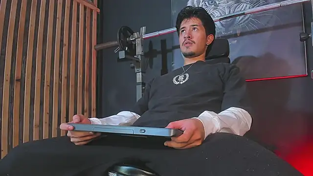 Snapshot of DimitriDeluxe chatting on 25, 11, 2025 DimitriDeluxe online show from 25, 11, 2025