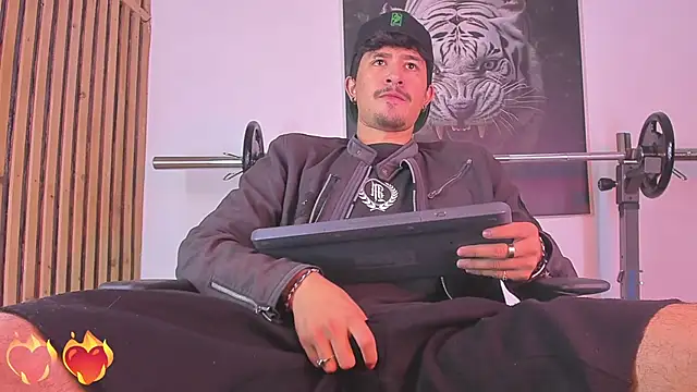 Snapshot of DimitriDeluxe chatting on 22, 10, 2025 DimitriDeluxe online show from 22, 10, 2025