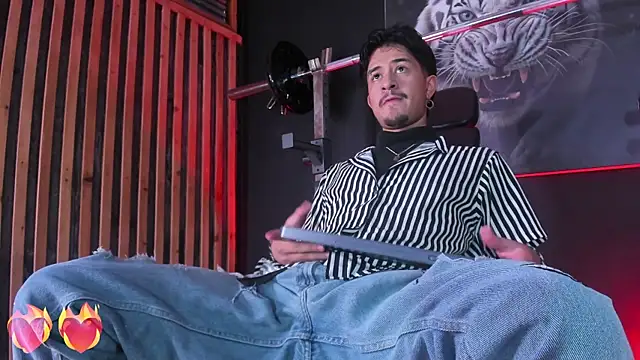 Snapshot of DimitriDeluxe chatting on 3, 11, 2025 DimitriDeluxe online show from 3, 11, 2025