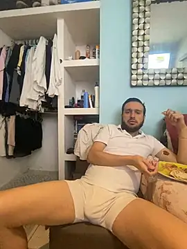 Snapshot of Alexitho25 chatting on 10, 7, 2026 Alexitho25 online show from 10, 7, 2026