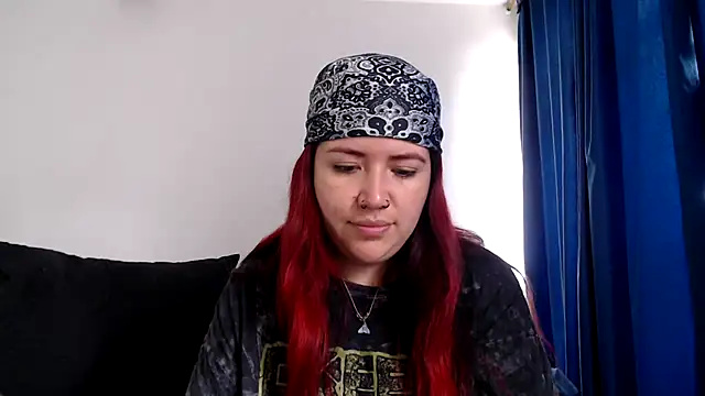 Snapshot of evilheart_69 chatting on 30, 10, 2025 evilheart 69 online show from 30, 10, 2025