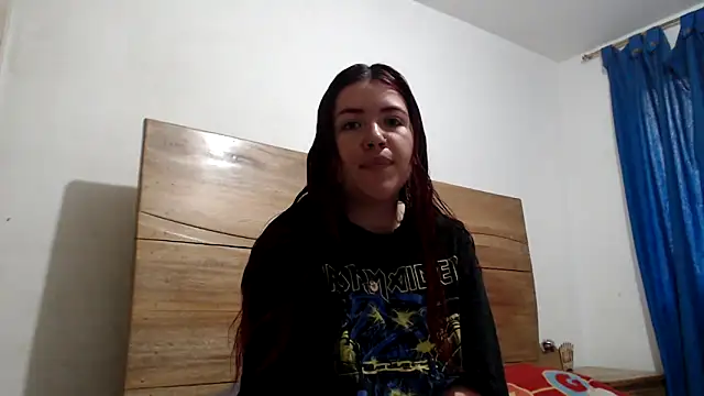 Snapshot of evilheart_69 chatting on 27, 11, 2025 evilheart 69 online show from 27, 11, 2025