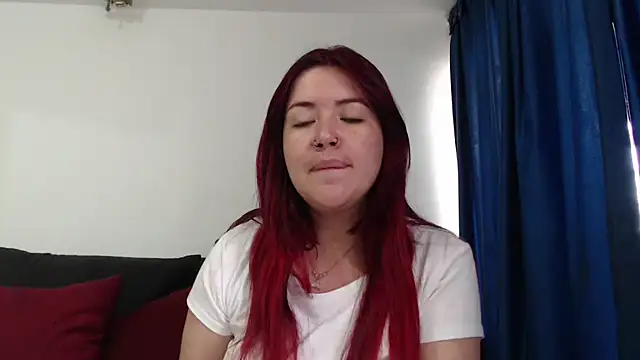 Snapshot of evilheart_69 chatting on 20, 10, 2025 evilheart 69 online show from 20, 10, 2025