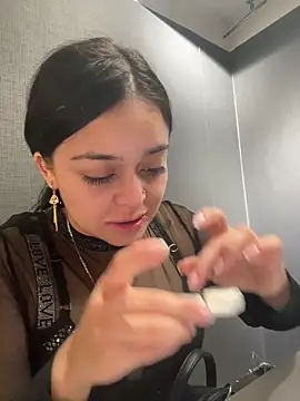 Snapshot of Emily_Rivers_ chatting on 21, 11, 2025 Emily Rivers online show from 21, 11, 2025