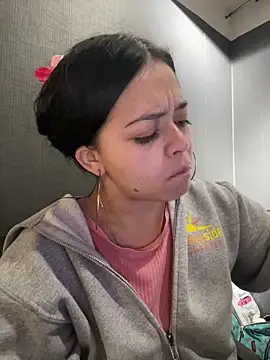 Snapshot of Emily_Rivers_ chatting on 31, 10, 2025 Emily Rivers online show from 31, 10, 2025