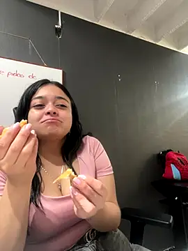 Snapshot of Emily_Rivers_ chatting on 19, 11, 2025 Emily Rivers online show from 19, 11, 2025