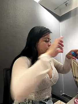 Snapshot of Emily_Rivers_ chatting on 25, 11, 2025 Emily Rivers online show from 25, 11, 2025