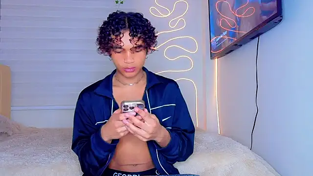 Aaron Wiinter online show from 27, 10, 2025