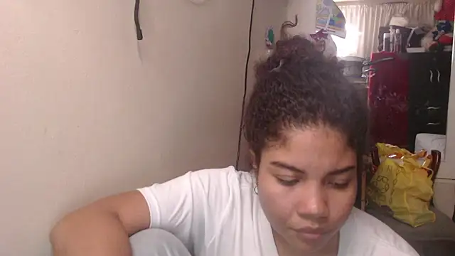 Snapshot of madelene chatting on 15, 5, 2026 madelene online show from 15, 5, 2026