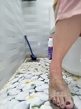 Lyanh13 online show from 4, 2, 2026