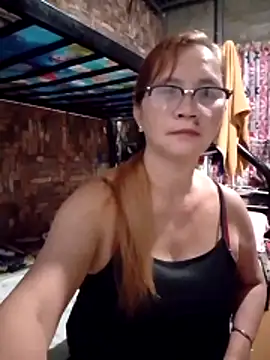 SexyHottMom online show from 4, 6, 2026