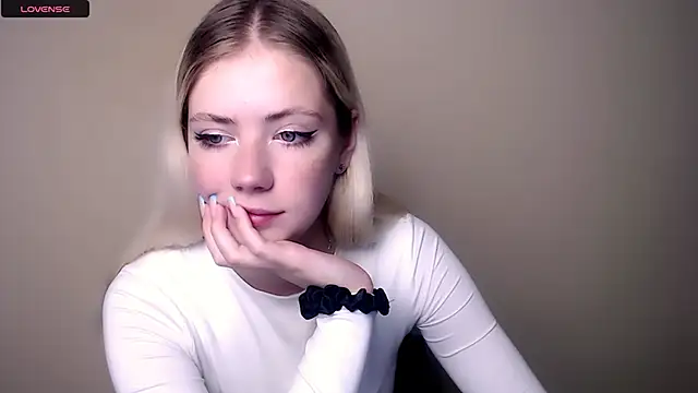 AliceHotty  online show from 11, 9, 2025