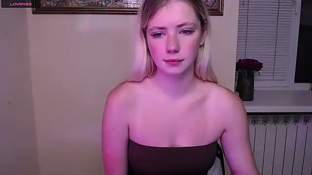 AliceHotty  online show from 6, 10, 2025