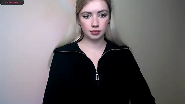 AliceHotty  online show from 2, 12, 2025