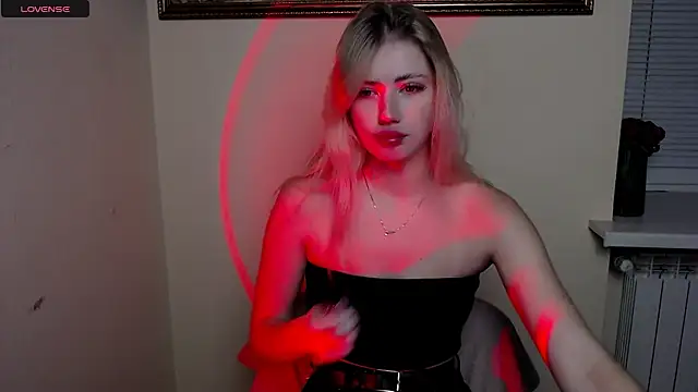 AliceHotty  online show from 18, 12, 2025