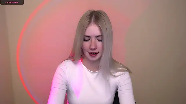 AliceHotty  online show from 17, 10, 2025