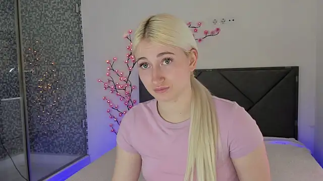 HollyTailors online show from 15, 3, 2026