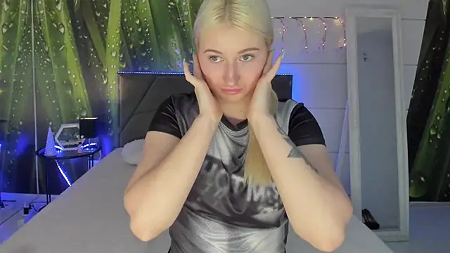 HollyTailors online show from 7, 3, 2026