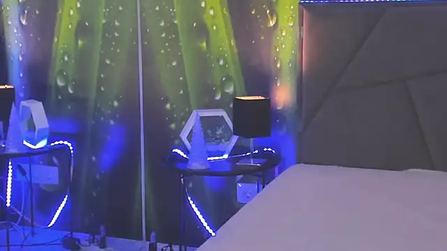 Snapshot of HollyTailors chatting on 9, 10, 2025 HollyTailors online show from 9, 10, 2025