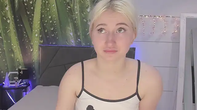 HollyTailors online show from 23, 4, 2026