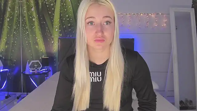 HollyTailors online show from 29, 3, 2026