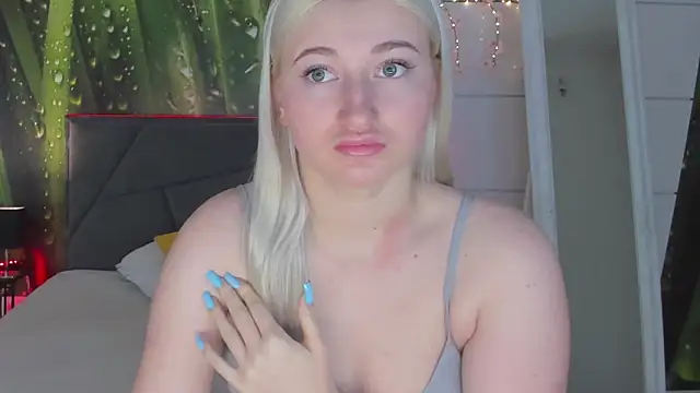 HollyTailors online show from 12, 3, 2026