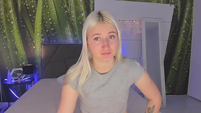 HollyTailors online show from 23, 2, 2026