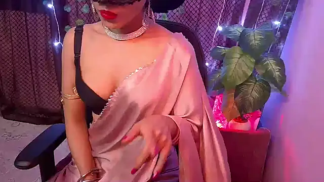 Snapshot of heyy_kiran chatting on 3, 11, 2025 heyy kiran online show from 3, 11, 2025