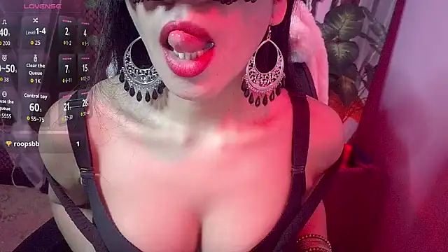 Snapshot of heyy_kiran chatting on 19, 11, 2025 heyy kiran online show from 19, 11, 2025