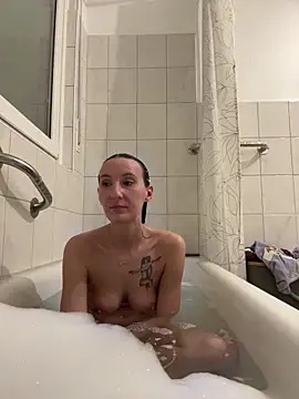 Emilia Mausi online show from 17, 4, 2026