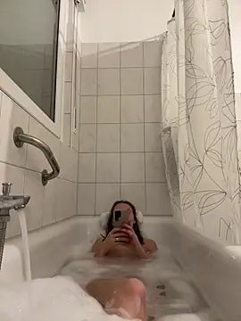 Emilia Mausi online show from 5, 1, 2026