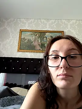 Emilia Mausi online show from 7, 11, 2025