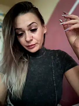 iSelena online show from 6, 11, 2025