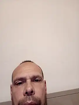 Snapshot of calofarru chatting on 12, 10, 2025 calofarru online show from 12, 10, 2025