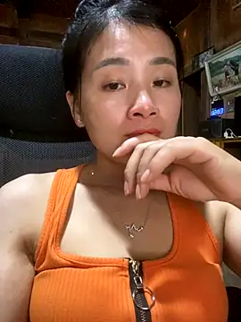 Snapshot of One-nice chatting on 9, 10, 2025 One-nice online show from 9, 10, 2025