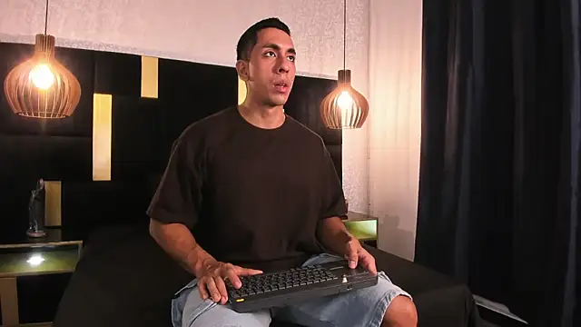 Lucio  Fox online show from 12, 4, 2026