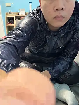 gary0213 online show from 4, 11, 2025