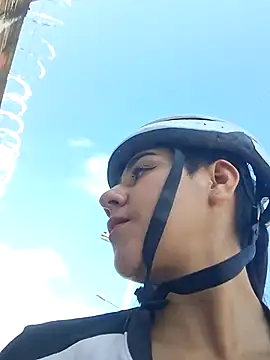 CAROLINE  07 online show from 4, 4, 2026