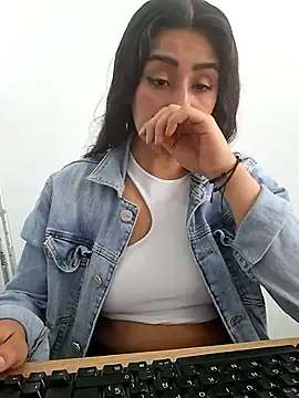 CAROLINE  07 online show from 20, 11, 2025