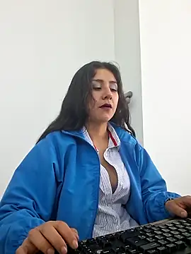 CAROLINE  07 online show from 29, 11, 2025