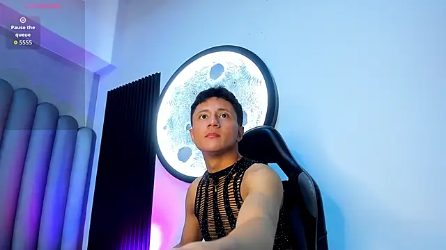  Leohot  online show from 14, 11, 2025