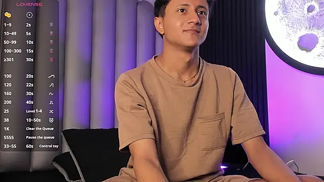  Leohot  online show from 22, 10, 2025