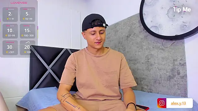  Leohot  online show from 3, 3, 2026