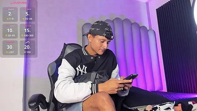  Leohot  online show from 23, 10, 2025