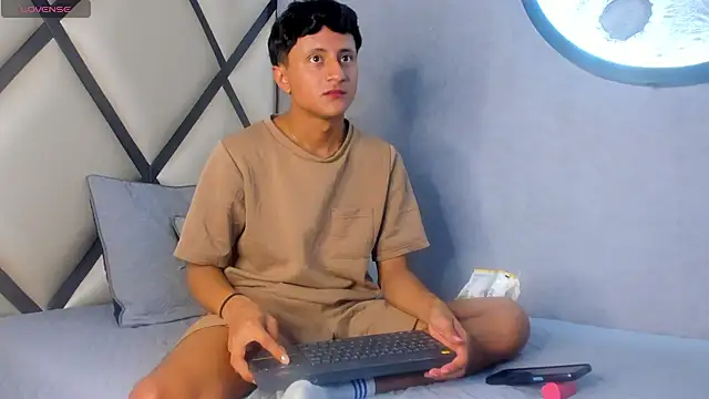  Leohot  online show from 8, 10, 2025