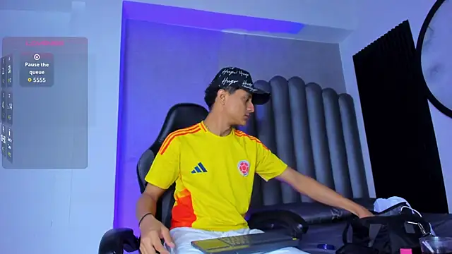  Leohot  online show from 20, 12, 2025