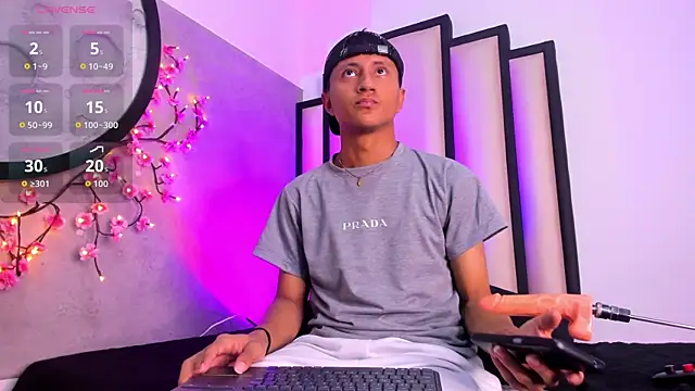  Leohot  online show from 18, 10, 2025