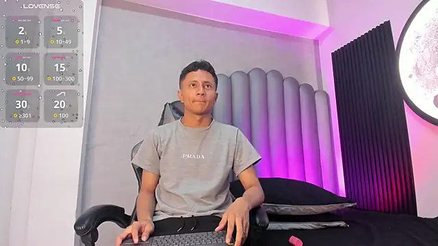  Leohot  online show from 1, 11, 2025